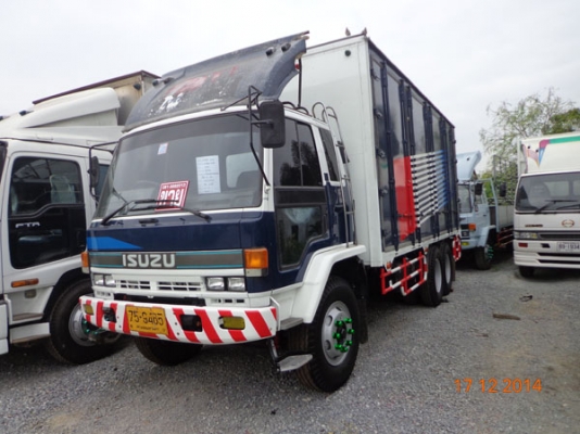 ISUZU ROCKY FVM 32 NR ยาว 6.50 ม. เครื่อง 195 แรงม้า 6HE1 ตู้แห้ง 10 บาน เครื่อวดี คัตซีสวย พวงมาลัย