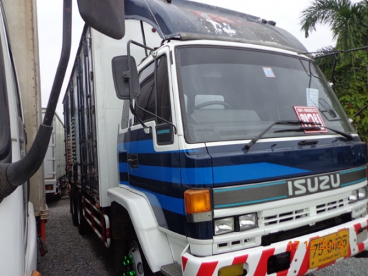 ISUZU ROCKY FVM 32 NR ยาว 6.50 ม. เครื่อง 195 แรงม้า 6HE1 ตู้แห้ง 10 บาน เครื่อวดี คัตซีสวย พวงมาลัย
