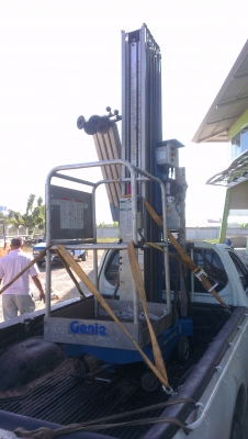 Sell> ขายกระเช้ายกคน Genie AWP-40S USA สูง 40" ฟุต รับน้ำหนัก 136 กิโล แบตเตอรรี่ 12 V. พร้อมใช้งานครับ