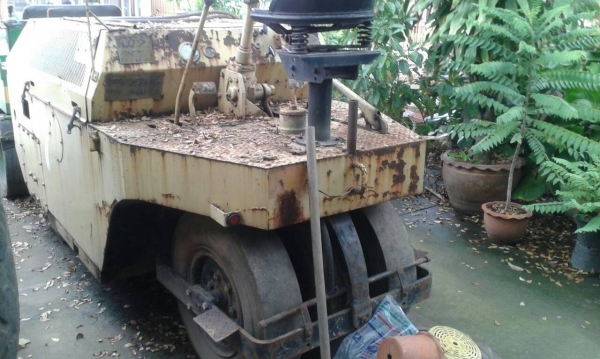 ขายรถบดล้อยาง SAKAI 7 ล้อ เครื่อง 2 สูบ น้ำหนัก 5 ตัน ไม่มีเอกสาร ราคา 50000