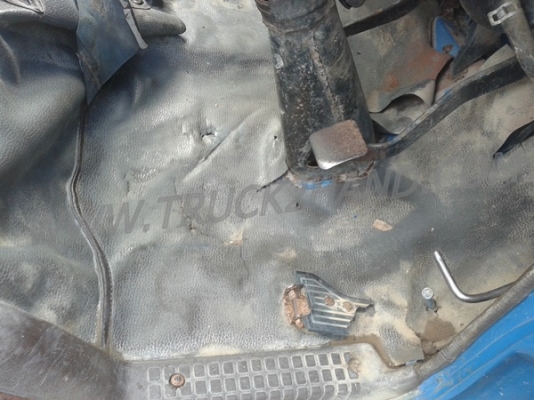 รถบรรทุก 4 ล้อ ใหญ่ กระบะคาร์โก้   TOYOTA รุ่น DYNA  4 สูบ