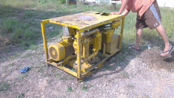 Sell> ขายเครื่องจี้น้ำปูน ของเก่าเก็บ มอเตอร์ 3 เฟส ของ sweden ครับ