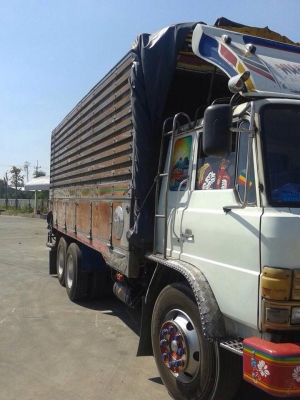 ขายฮีโน่ F18 ราคา680,000บาท แท้ห้าง 10ล้อเพลาเดียวกะบะไม้ช่วงล่างดี เซลซีสวย เครื่องแน่น เบรกจิฟฟี่ พวงมาลัยพาเวอร์ แอร์เย็น ภาษีไม่ขาด ยางใหม่10เส้นเอกสารพร้อมโอน