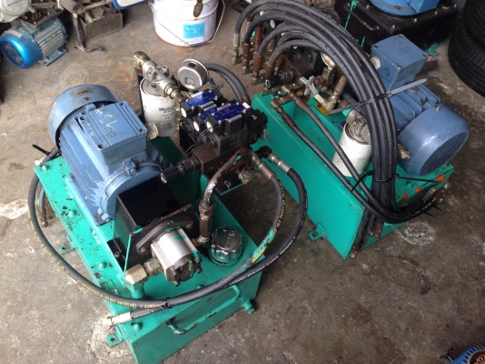ขายปั้มน้ำมันไฮโดรลิค ขนาด 3HP. 380V พร้อมวาล์วคอนโทรล 110vac สภาพสวยมาก อุปกรณ์ครบ พร้อมใช้งานมี 1 ชุดครับ
