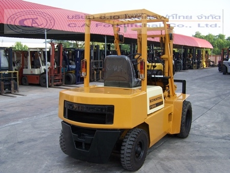 ขาย รถโฟล์คลิฟท์ KOMATSU รุ่น FD25-8