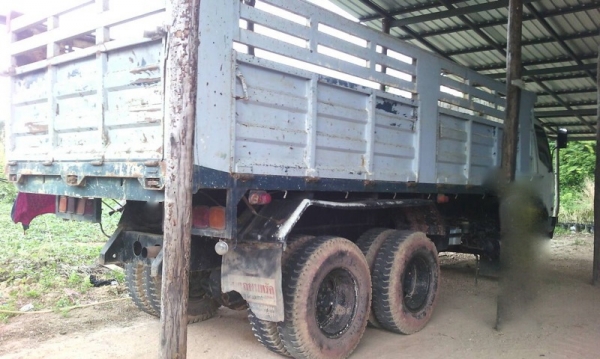 รถมิตซู 10 ล้อดั้ม FN527M - TD  191 แรงม้า.  สนใจติดต่อ 081- 6079515