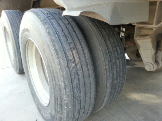 รถฮีโน่ 10 ล้อ  หัวลาก  260 แรงม้า. ปี 54  ( ขายแม่ , ลูก )   สนใจติดต่อ 081 - 6079515