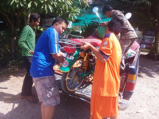 ขาย C70 เครื่องไลฟาน 150 ครัชมือ(เอกสอินวอยตัวจริง+ใบซื้อขายจากทางร้าน) รถพร้อมใช้งาน ตะกร้าหน้าใหม่ ไฟเลี้ยวหน้าใหม่ เบาะหุ้มใหม่ ตะเเกรงหลังใหม่ ท่อโยชิใหม่ ที่เหลือตามรูป ค่าตัว 15500 บาท ขาย C70 เครื่องไลฟาน 150 ครัชมือ(เอกสอินวอยตัวจริง+ใบซื้อขายจากทางร้าน) รถพร้อมใช้งาน ตะกร้าหน้าใหม่ ไฟเลี้ยวหน้าใหม่ เบาะหุ้มใหม่ ตะเเกรงหลังใหม่ ท่อโยชิใหม่ ที่เหลือตามรูป ค่าตัว 15500 บาท