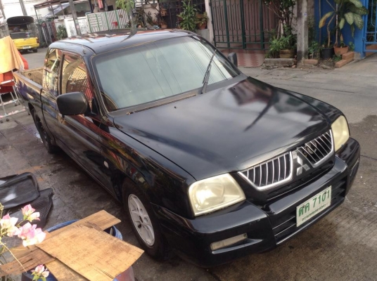 ขาย ครับ Mitsubishi. Stada. ปี05 แคป แกสนำ้มันใช้ได้หมด เครื่อง 1UZ. เกียรธรรมดา. แกสLPG ถังซ่อนใต้กะบะ เครื่องนิ่ง เกียรดี สีได้ ภายในได้ ไม่ขี้เหล่ พร้อมใช้ วิ่งไกลได้ มีแม๊กไลเนอ ล็อกครัชล็อกเบรค ครบ ราคานี้ช้าอดอีกตามเคย 99000 กอล์ฟครับ ดูรถ สายไหมวงศ