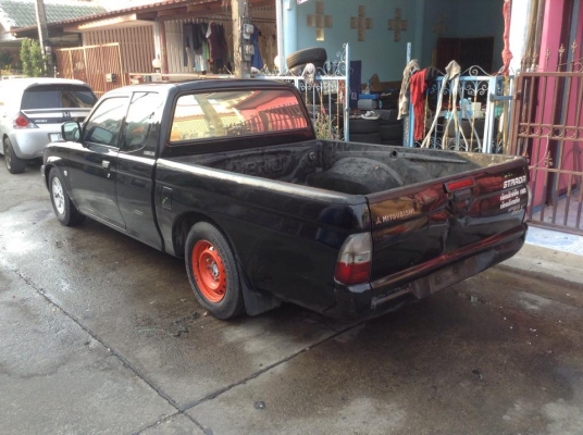 ขาย ครับ Mitsubishi. Stada. ปี05 แคป แกสนำ้มันใช้ได้หมด เครื่อง 1UZ. เกียรธรรมดา. แกสLPG ถังซ่อนใต้กะบะ เครื่องนิ่ง เกียรดี สีได้ ภายในได้ ไม่ขี้เหล่ พร้อมใช้ วิ่งไกลได้ มีแม๊กไลเนอ ล็อกครัชล็อกเบรค ครบ ราคานี้ช้าอดอีกตามเคย 99000 กอล์ฟครับ ดูรถ สายไหมวงศ