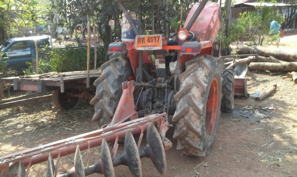 ขายครับรถไถนา45diพร้อมใช้งานเอกสารพร้อมโอนอุปกรณ์ตามรูป ขายครับรถไถนา45diพร้อมใช้งานเอกสารพร้อมโอนอุปกรณ์ตามรูป