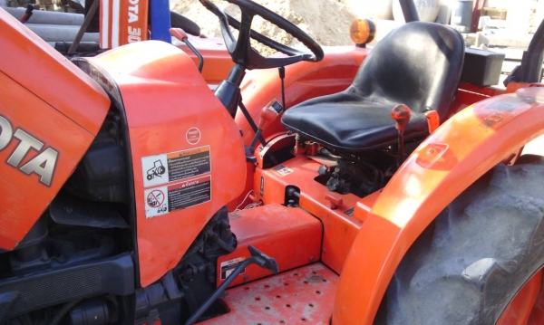 ขาย 300000 บาท อยู่ไกลมีรถขนส่งบริการ มารับเองราคาลดได้อีดครับ