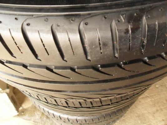 ยางขอบ17 ปี12(4เส้น2,600บ)-205/45 R17ดอกหนามาก