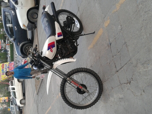 มอเตอร์ไซค์ วิบาก DT125 สภาพพร้อมใช้งาน  สนใจติดต่อ 0822319664 (ลัดด)