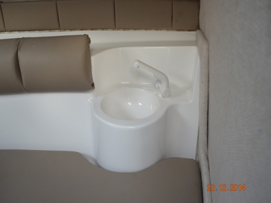 Mariah SC23 5.0L 2005 (23 foot) มีห้องนอน