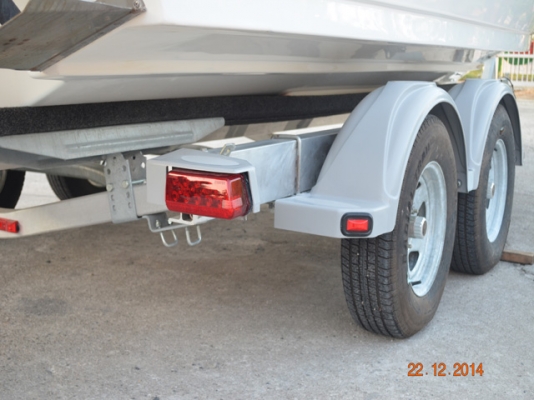 Mariah SC23 5.0L 2005 (23 foot) มีห้องนอน