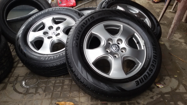 ขายล้อขอบ16 TOYOTA พร้อมยางป้ายแดงชุดละ14500