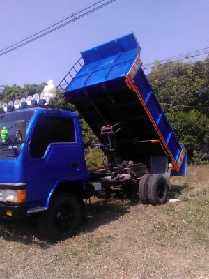 MISUBISHI CANTER  เครื่องยนต์ 120 แรงม้า พาวมาลัยเพาเวอร์ เกียร์ 6เกียร์ ทำสีใหม่่ แซสซี ดีสวยมากไม่หักไม่นิม สริมเหล็กอย่างหนามากทั้งบนและล่างเสริมแน่นหนา ยางใหม่ทุกเส้น  แอร์หนาว กระบะดั้มสามมิตรแกนใหญ่ ขึ้นลงง่าย เฟืองท้ายใหญ่ แรง  ทะเบียนคู่มือพร้อมโอ