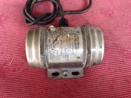 ขายมอเตอร์สั่น-เขย่า ตัวเล็กจิ๋ว ไฟบ้าน 220V made in Italy สภาพสวย วิ่งนิ่ม เขย่าดี พร้อมใช้งาน