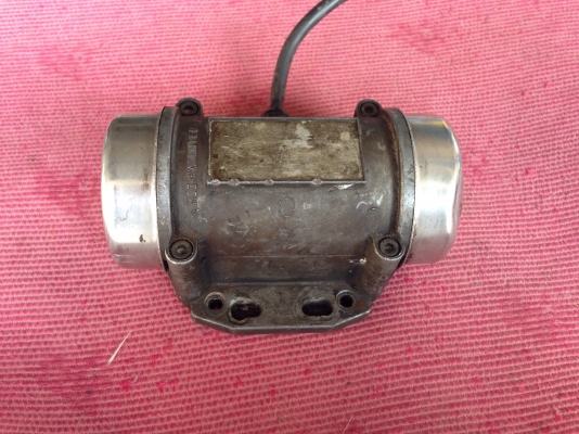 ขายมอเตอร์สั่น-เขย่า ขนาดเล็ก 380V made in Italy สภาพสวย เขย่าแรง วิ่งนิ่ม พร้อมใช้งาน