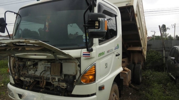 รถฮีโน่ 6 ล้อดั้ม FC9J 150 แรงม้า. ปี 54  ( รถวิ่ง 4x,xxx กว่า กม. )  สนใจติดต่อ 081 - 6079515