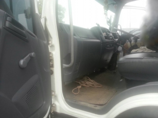 รถอีซูซุ 6 ล้อดั้ม 210 แรงม้า. ปี 55  ( รถวิ่ง 4x,xxx กม. )   สนใจติดต่อ 081 - 6079515