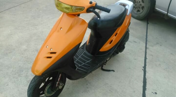 (โอนตังจองแล้วคับผม)ขายรถป๊อบ HONDA DIO สีส้ม ดิสเบรคหน้า โคมส้ม แลม์ปหลังพร้อมไฟเบรค สภาพดีพร้อมใช้งาน เครื่องดี เสียงเงียบ สีสวยโอเค สตาร์ดมือเท้า ระบบไฟทำงานปกติดีทั้งคัน ขอขาย 8500 บาท * ส่งทั่วไทย กทมส่งฟรี * K.tum จ้าวเจ้า ภูเขาทอง