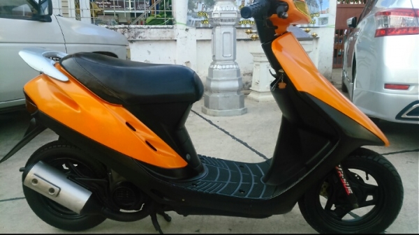 (โอนตังจองแล้วคับผม)ขายรถป๊อบ HONDA DIO สีส้ม ดิสเบรคหน้า โคมส้ม แลม์ปหลังพร้อมไฟเบรค สภาพดีพร้อมใช้งาน เครื่องดี เสียงเงียบ สีสวยโอเค สตาร์ดมือเท้า ระบบไฟทำงานปกติดีทั้งคัน ขอขาย 8500 บาท * ส่งทั่วไทย กทมส่งฟรี * K.tum จ้าวเจ้า ภูเขาทอง