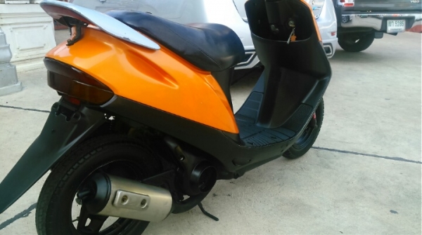 (โอนตังจองแล้วคับผม)ขายรถป๊อบ HONDA DIO สีส้ม ดิสเบรคหน้า โคมส้ม แลม์ปหลังพร้อมไฟเบรค สภาพดีพร้อมใช้งาน เครื่องดี เสียงเงียบ สีสวยโอเค สตาร์ดมือเท้า ระบบไฟทำงานปกติดีทั้งคัน ขอขาย 8500 บาท * ส่งทั่วไทย กทมส่งฟรี * K.tum จ้าวเจ้า ภูเขาทอง