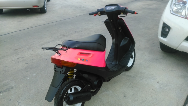 ขายรถป๊อบ HONDA. DIO. สีชมพู สภาพดีพร้อมใช้งาน เครื่องดี สตาร์ดติดง่าย เครื่องฟิตมาไหม่ไหม่เลย สีสวยโอเค ระบบไฟติดครบหมด ซื้อปัยใช้ยาวยาวเลยคับ ขอขาย 7900 บาท * ส่งทั่วไทย กทมส่งฟรีเหมือนเดิม*