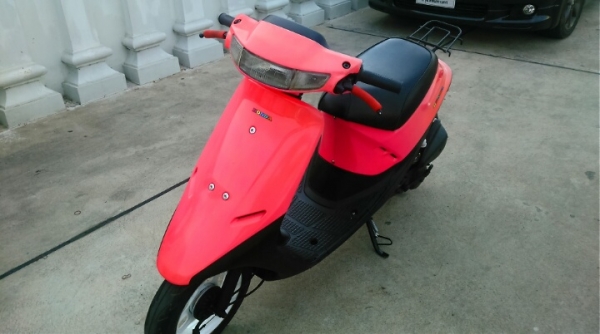 ขายรถป๊อบ HONDA. DIO. สีชมพู สภาพดีพร้อมใช้งาน เครื่องดี สตาร์ดติดง่าย เครื่องฟิตมาไหม่ไหม่เลย สีสวยโอเค ระบบไฟติดครบหมด ซื้อปัยใช้ยาวยาวเลยคับ ขอขาย 7900 บาท * ส่งทั่วไทย กทมส่งฟรีเหมือนเดิม*