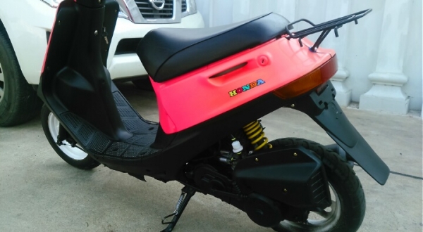 ขายรถป๊อบ HONDA. DIO. สีชมพู สภาพดีพร้อมใช้งาน เครื่องดี สตาร์ดติดง่าย เครื่องฟิตมาไหม่ไหม่เลย สีสวยโอเค ระบบไฟติดครบหมด ซื้อปัยใช้ยาวยาวเลยคับ ขอขาย 7900 บาท * ส่งทั่วไทย กทมส่งฟรีเหมือนเดิม*