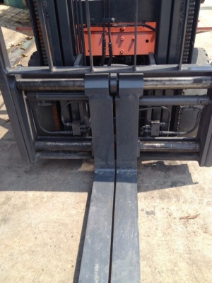 NISSAN FORKLIFT รถยก2.5 ตัน เสา 3 เมตร งาสไลด์ ราคาพิเศษ NISSAN FORKLIFT รถยก2.5 ตัน เสา 3 เมตร งาสไลด์ ราคาพิเศษ