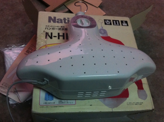 เครื่องเป่าเสื้อ National ให้แห้งและอุ่นเสื้อไม่เสียรูปทรง แห้งเร็วไม่ยับ เครื่องเป่าเสื้อ National ให้แห้งและอุ่นเสื้อไม่เสียรูปทรง แห้งเร็วไม่ยับ