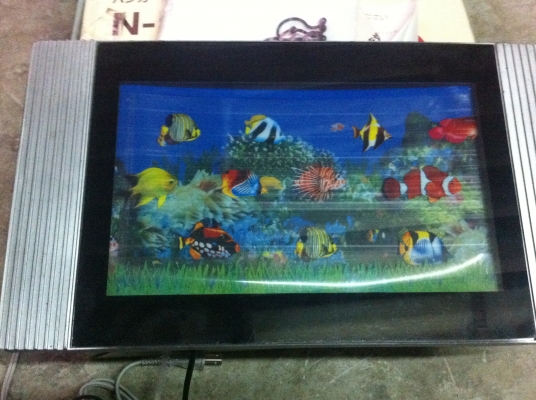 ชุดตู้ปลาเสมือนจริงติดผนัง ภาพจะเคลื่อนที่ได้โดยมอเตอร์รอบช้าหมุนขับ