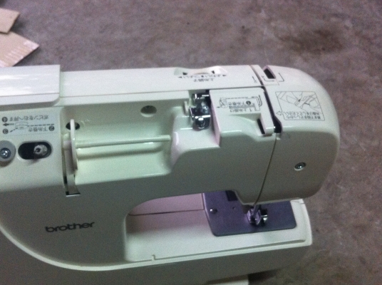 จักรเย็บผ้า brother เป็นรุ่นกดเดินและหยุดหน้าเครื่องเครื่องสวยพร้อมใช้งาน จักรเย็บผ้า brother เป็นรุ่นกดเดินและหยุดหน้าเครื่องเครื่องสวยพร้อมใช้งาน
