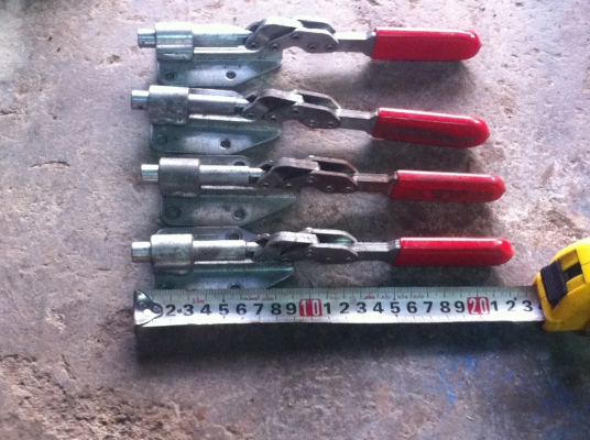 แคมป์จับชิ้นงานมีสามรูปแบบมี 7 ตัว@ 200บาท ใช้จับยึดชิ้นงานได้รวดเร็วงานออกมาดี