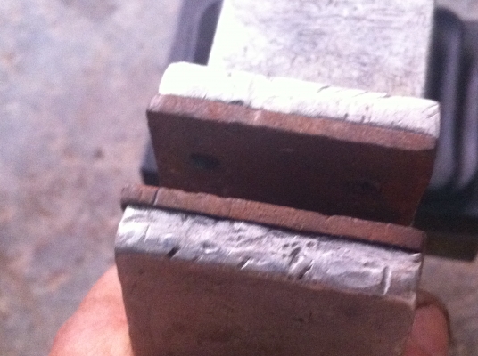 ปากกาจับชิ้นงานอลูมีเนียมจากญี่ปุ่นทั้งโครงสร้างปากกว้าง 4 ซม.ปรับมุม โยกปรับเปลี่ยนอิสระ จับชิ้นงาน ปากกาจับชิ้นงานอลูมีเนียมจากญี่ปุ่นทั้งโครงสร้างปากกว้าง 4 ซม.ปรับมุม โยกปรับเปลี่ยนอิสระ จับชิ้นงาน