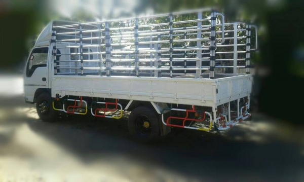 ขาย6ล้อ อีซูซุNPR 130เทอร์โบว์ ปี49แชชซีสวยเครื่องดี ยาว4.30เมตร แชชีสวยเครื่องดี พร้อมคอกบรรทุก แอร์เย็น พ.เพาเวอร์ สภาพพร้อมลุยงาน