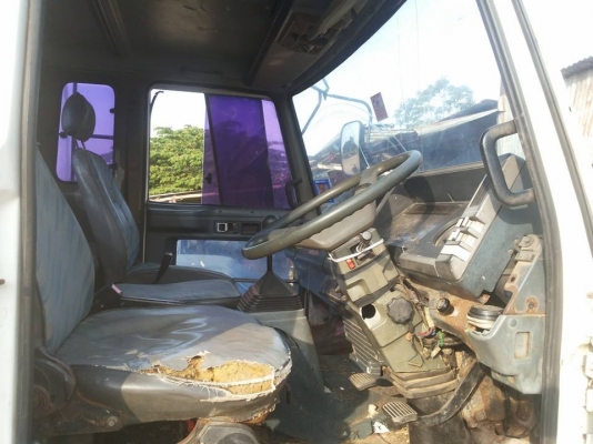 ขายรถหกล้อ ISUZU เครื่อง  6BD1 165 แรง