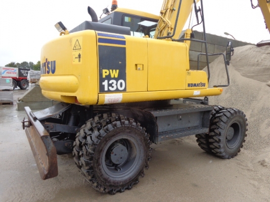 Komatsu PW130-7 ปี 2006 สภาพสวย นำเข้าตรงจากยุโรป ไม่แพง