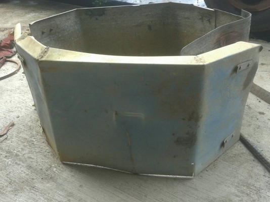 กระบะรถ 6 ล้อคาร์โก้  กระบะยาว 4.5 เมตร กว้าง 2.10 เมตร