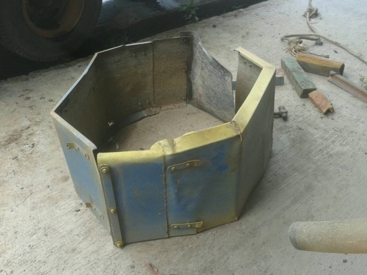 กระบะรถ 6 ล้อคาร์โก้  กระบะยาว 4.5 เมตร กว้าง 2.10 เมตร