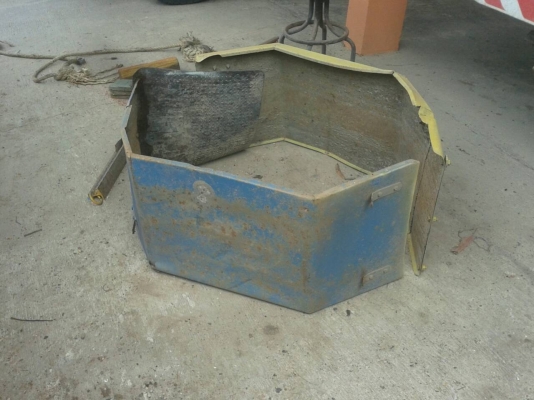 กระบะรถ 6 ล้อคาร์โก้  กระบะยาว 4.5 เมตร กว้าง 2.10 เมตร