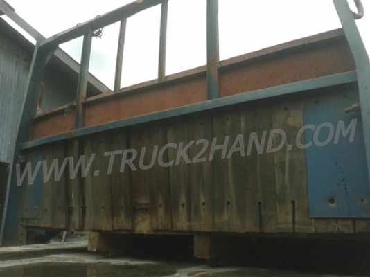 กระบะรถ 6 ล้อคาร์โก้  กระบะยาว 4.5 เมตร กว้าง 2.10 เมตร