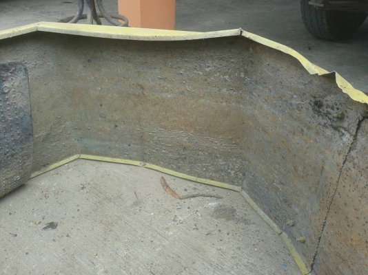 กระบะรถ 6 ล้อคาร์โก้  กระบะยาว 4.5 เมตร กว้าง 2.10 เมตร