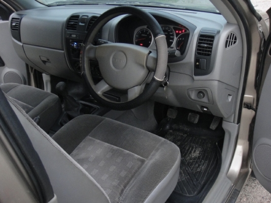 SLX 2.5 ปี04 เครื่องดี สีบาง คัชชีสวย  และมีรถราคาถูกๆราคาส่ง เชิญชมรายละเอืยด.http://www.rodban.net/