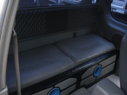 SLX 2.5 ปี04 เครื่องดี สีบาง คัชชีสวย  และมีรถราคาถูกๆราคาส่ง เชิญชมรายละเอืยด.http://www.rodban.net/