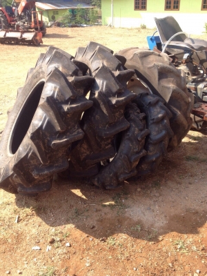 ขายยาง13.6 26 + 8-18สภาพสวยๆคับ เส้น4 ลูกค้าจากนครสวรรค์คับ