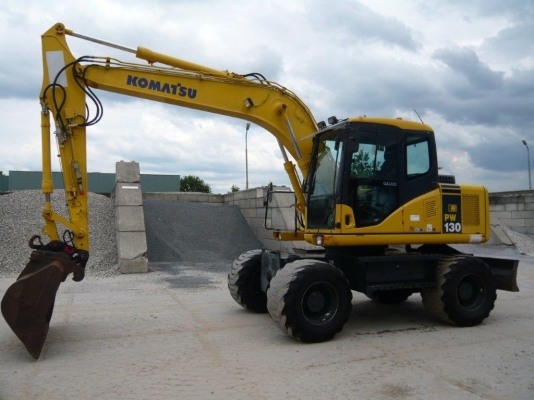 แบ็คโฮล้อยาง PW130-7K สนใจโทร 083 081 2889 ฟ้า: NDTT